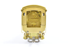 Load image into Gallery viewer, HO Brass NPP - Nickel Plate Products C&NW - Chicago & North Western Class E 4-6-2 Pacific