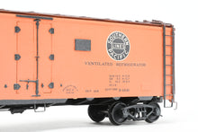 Load image into Gallery viewer, O Brass PSC - Precision Scale Co. PFE - Pacific Fruit Express 40’ Steel Reefer with Wood Roof Walk Circa 1945 CP No. 45683