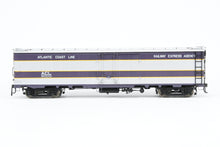 Load image into Gallery viewer, O Brass Sunset Models Third Rail ACL - Atlantic Coast Line REA - Railway Express Agency 54' Reefer Factory Painted No. 3000
