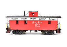 Load image into Gallery viewer, HO Brass DVP - Division Point NYC&St.L - Nickel Plate Road "1000" Series 30' Wood Caboose FP No. 1004