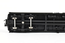 Load image into Gallery viewer, HO Brass Shoreham Shops GN - Great Northern 50 Foot Express Reefer FP #2116