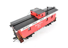 Load image into Gallery viewer, HO Brass DVP - Division Point NYC&St.L - Nickel Plate Road "1000" Series 30' Wood Caboose FP No. 1004