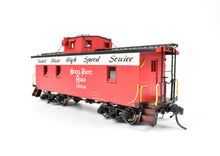 Load image into Gallery viewer, HO Brass DVP - Division Point NYC&St.L - Nickel Plate Road "1000" Series 30' Wood Caboose FP No. 1004