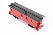 Load image into Gallery viewer, HO Brass CON OMI - Overland Models, Inc. CNS&M - North Shore Line Wood Caboose w/o Cupola Factory Painted No. 1004