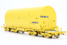 Load image into Gallery viewer, HO Brass CON OMI - Overland Models, Inc. UP - Union Pacific NASA Shuttle Solid Rocket Motor Rail Car Factory Painted No. 50028