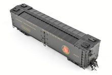 Load image into Gallery viewer, HO Brass Shoreham Shops GN - Great Northern 50 Foot Express Reefer FP #2033