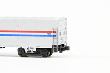 Load image into Gallery viewer, N Kato 106-3503 Amtrak Material Handling Car 2-Pack Phase III Set C-1 Nos. 1524 and 1547