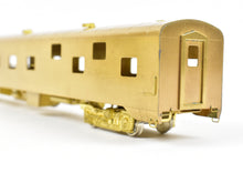 Load image into Gallery viewer, HO Brass Oriental Limited NP - Northern Pacific North Coast Limited Sleeper #366 w/o Skirts