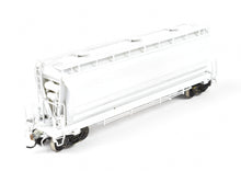 Load image into Gallery viewer, HO Brass OMI - Overland Models, Inc. NYC - New York Central PC - Penn Central and CR - Conrail Flexi-Flow PD Covered Hopper Custom Painted Unlettered