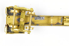 Load image into Gallery viewer, HO Brass Far East Distributors NP - Northern Pacific 41' Log Car w/ Trucks