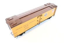 Load image into Gallery viewer, Gauge 1 - 1:32nd Scale Brass PSC - Precision Scale Co. PFE - Pacific Fruit Express 401' Wood Refrigerator R-30-12 Factory Painted No. 29925