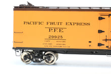 Load image into Gallery viewer, Gauge 1 - 1:32nd Scale Brass PSC - Precision Scale Co. PFE - Pacific Fruit Express 401' Wood Refrigerator R-30-12 Factory Painted No. 29925