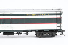 Load image into Gallery viewer, O Brass Sunset Models Third Rail REA - Railway Express Agency 54' Reefer Factory Painted No. 6100