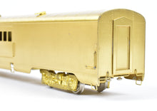 Load image into Gallery viewer, HO Brass Oriental Limited NP - Northern Pacific North Coast Limited #400 Water Baggage Car with Skirts