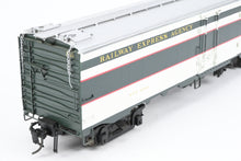 Load image into Gallery viewer, O Brass Sunset Models Third Rail REA - Railway Express Agency 54' Reefer Factory Painted No. 6100