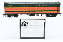 Load image into Gallery viewer, O Brass Sunset Models Third Rail GN - Great Northern REA - Railway Express Agency 54' Reefer Factory Painted No. 2249