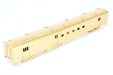 Load image into Gallery viewer, HO Brass Oriental Limited GN - Great Northern Streamlined Empire Builder 37 Mail Baggage