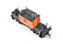 Load image into Gallery viewer, HO Brass OMI - Overland Models, Inc. MILW - Milwaukee Road Terminal Caboose Pro-Painted