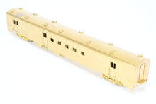 Load image into Gallery viewer, HO Brass Oriental Limited GN - Great Northern Streamlined Empire Builder 37 Mail Baggage