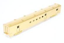 Load image into Gallery viewer, HO Brass Oriental Limited GN - Great Northern Streamlined Empire Builder 37 Mail Baggage