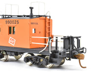 Load image into Gallery viewer, HO Brass OMI - Overland Models, Inc. MILW - Milwaukee Road Terminal Caboose Pro-Painted