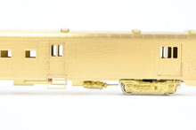 Load image into Gallery viewer, HO Brass Oriental Limited GN - Great Northern Streamlined Empire Builder 37 Mail Baggage