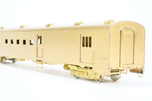 Load image into Gallery viewer, HO Brass Oriental Limited GN - Great Northern Streamlined Empire Builder 37 Mail Baggage