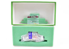 Load image into Gallery viewer, HO Brass OMI - Overland Models, Inc. MILW - Milwaukee Road Terminal Caboose Pro-Painted