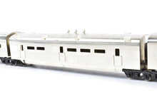 Load image into Gallery viewer, HO Brass Soho SP - Southern Pacific 204' Three Unit Articulated Diner Corrugated Sided