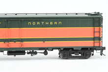 Load image into Gallery viewer, O Brass Sunset Models Third Rail GN - Great Northern REA - Railway Express Agency 54' Reefer Factory Painted No. 2249