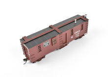 Load image into Gallery viewer, HO Brass CON Railway Classics CB&Q - Burlington Route War Emergency Waycar Factory Painted REBOXX