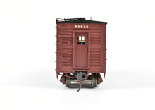 Load image into Gallery viewer, HO Brass CON Railway Classics CB&Q - Burlington Route War Emergency Waycar Factory Painted REBOXX