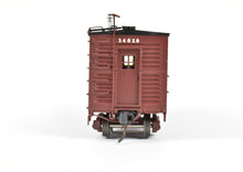 Load image into Gallery viewer, HO Brass CON Railway Classics CB&Q - Burlington Route War Emergency Waycar Factory Painted REBOXX