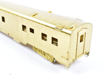 Load image into Gallery viewer, HO Brass Oriental Limited NP - Northern Pacific North Coast Limited Mail-Dorm #425 w/ skirts
