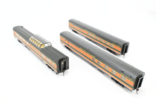 Load image into Gallery viewer, HO Walthers "Name Train" GN - Great Northern 1955 Empire Builder 10-Car Set