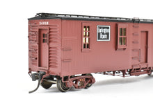 Load image into Gallery viewer, HO Brass CON Railway Classics CB&Q - Burlington Route War Emergency Waycar Factory Painted REBOXX