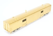 Load image into Gallery viewer, HO Brass Oriental Limited GN - Great Northern Streamlined "Empire Builder" 262 Baggage Skirted