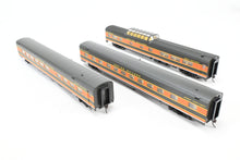 Load image into Gallery viewer, HO Walthers "Name Train" GN - Great Northern 1955 Empire Builder 10-Car Set
