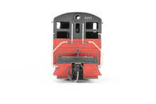 Load image into Gallery viewer, HO Brass Hallmark Models SP – Southern Pacific Baldwin S-12 Diesel Switcher Custom Painted No. 2157