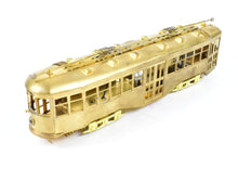 Load image into Gallery viewer, HO Brass S. Soho & Co. Brooklyn & Queens Peter Witt Car 8000