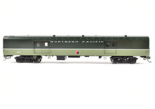 Load image into Gallery viewer, HO Brass A. W. Enterprises NP - Northern Pacific Baggage Car #203-239 Pro-Painted Lowey Scheme