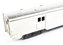 Load image into Gallery viewer, HO Brass Soho ATSF - Santa Fe #3477 Baggage-Dormitory with Step Up Roof