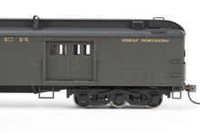Load image into Gallery viewer, HO Brass Oriental Limited GN - Great Northern 1935 Empire Builder Baggage Mail Express Custom Painted No. 53