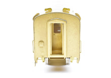 Load image into Gallery viewer, HO Brass Oriental Limited NP - Northern Pacific North Coast Limited 56-Seat Coach #500 w/o Skirts
