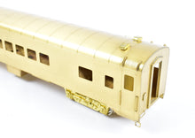 Load image into Gallery viewer, HO Brass Oriental Limited NP - Northern Pacific North Coast Limited 56-Seat Coach #500 w/o Skirts