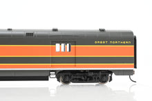 Load image into Gallery viewer, HO Walthers "Name Train" GN - Great Northern 1955 Empire Builder 10-Car Set