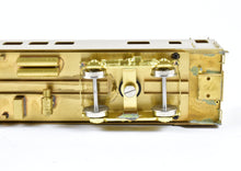 Load image into Gallery viewer, HO Brass Oriental Limited NP - Northern Pacific North Coast Limited 56-Seat Coach #500 w/o Skirts