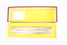 Load image into Gallery viewer, HO Brass W&R Enterprises NP - Northern Pacific Arch Window Coach Nos. 1206 - 1227