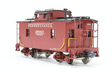 Load image into Gallery viewer, HO Brass Railworks PRR - Pennsylvania Railroad NDa 8-Wheel Caboose Custom Painted No. 476815