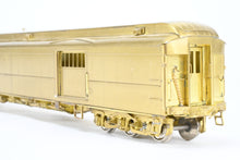 Load image into Gallery viewer, HO Brass Oriental Limited GN - Great Northern HW Baggage